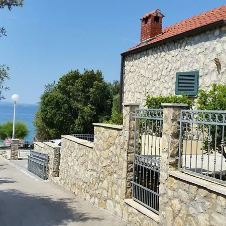 With Sea View Apartmán *