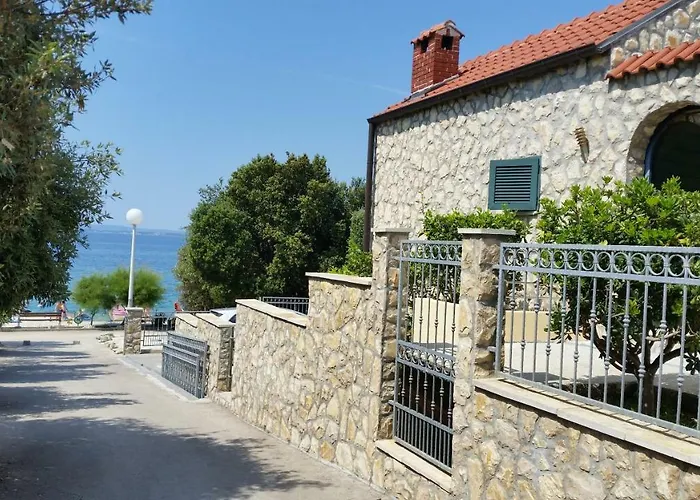 Apartments With Sea View Apartment *